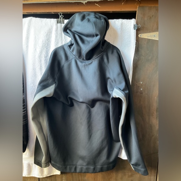 Reebok Men´s Zip Up Sweater - Black and Gray
